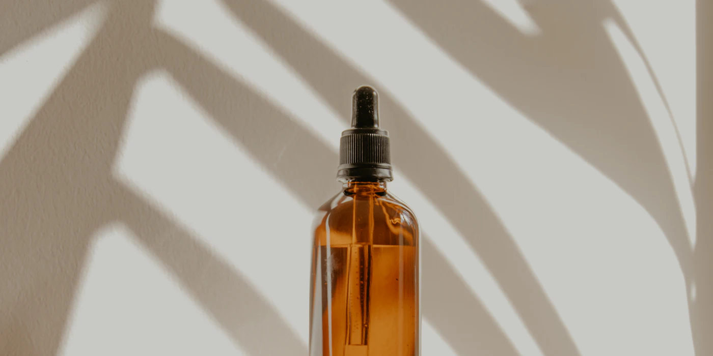 Serum dropper bottle in amber glass